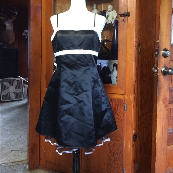 formal dress jr 13 black white - Picture 3 of 4